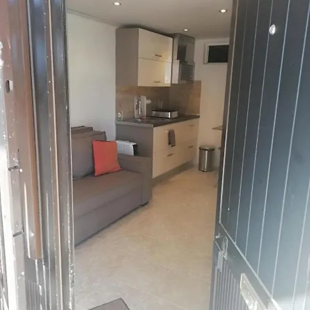 아파트 Studio In Estoril, With Wonderful City View And Wifi - 100 M From The Beach *